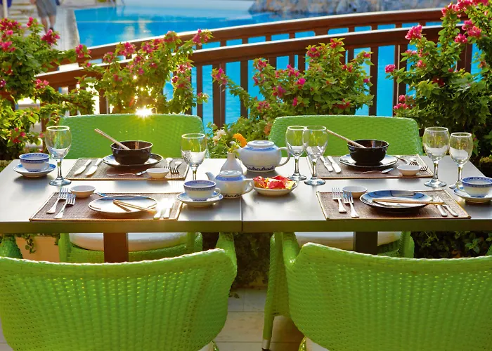 Grecotel Marine Palace & Aqua Park Szálloda 4*