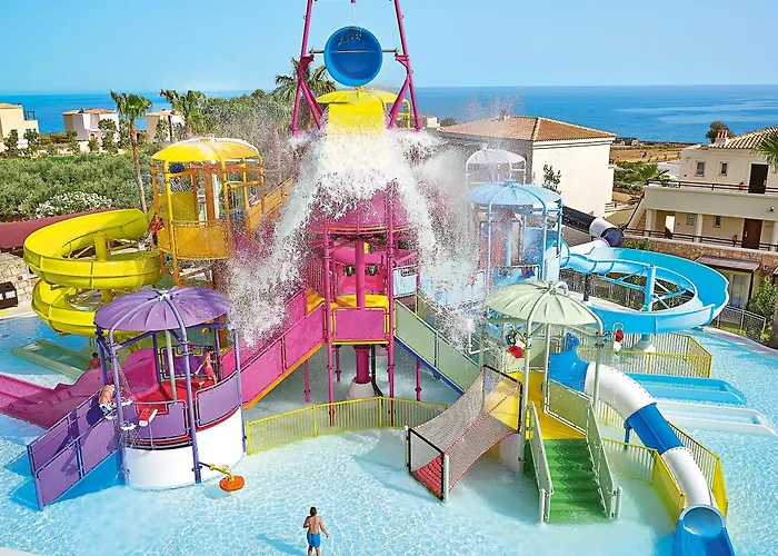 Grecotel Marine Palace & Aqua Park מלון